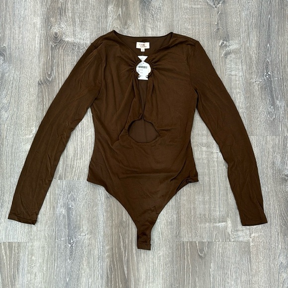 🚨FLAW NO TIE IN FRONT & MARK ON BACK🚨 Camila Coelho Revole Size Small - Picture 1 of 4